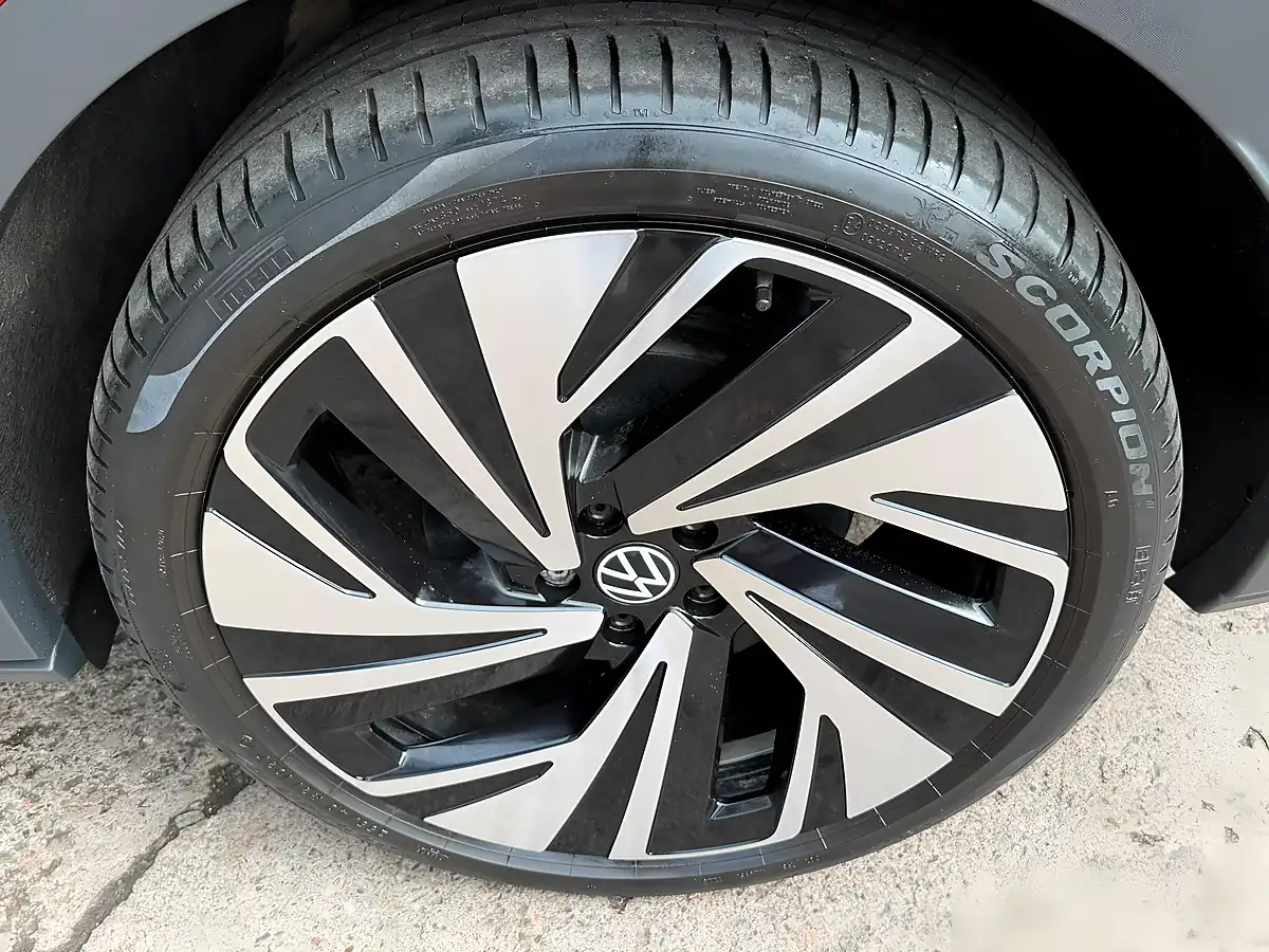 Used 2023 Volkswagen ID.5 Tech Red - Interior and Exterior details 16
