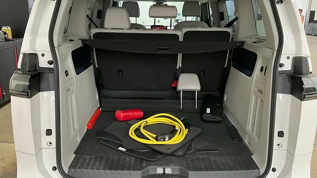Used 2023 Volkswagen Id. Buzz Life White - Interior and Exterior details 14