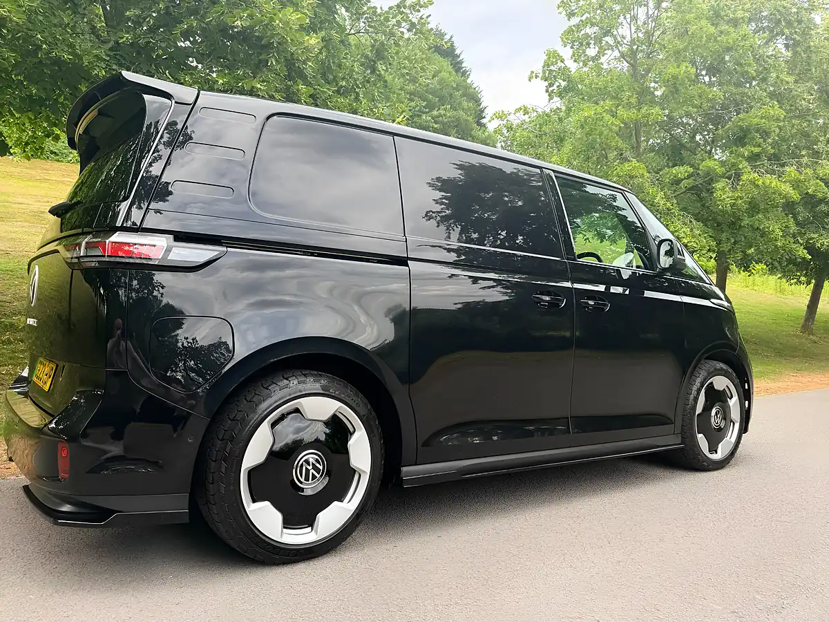 Used 2023 Volkswagen Id. Buzz Pro Commerce Plus Black - Interior and Exterior details 5