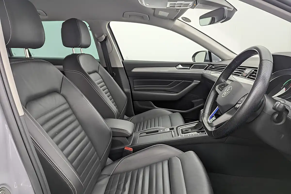 Used 2023 Volkswagen Passat Gte Grey - Interior and Exterior details 3