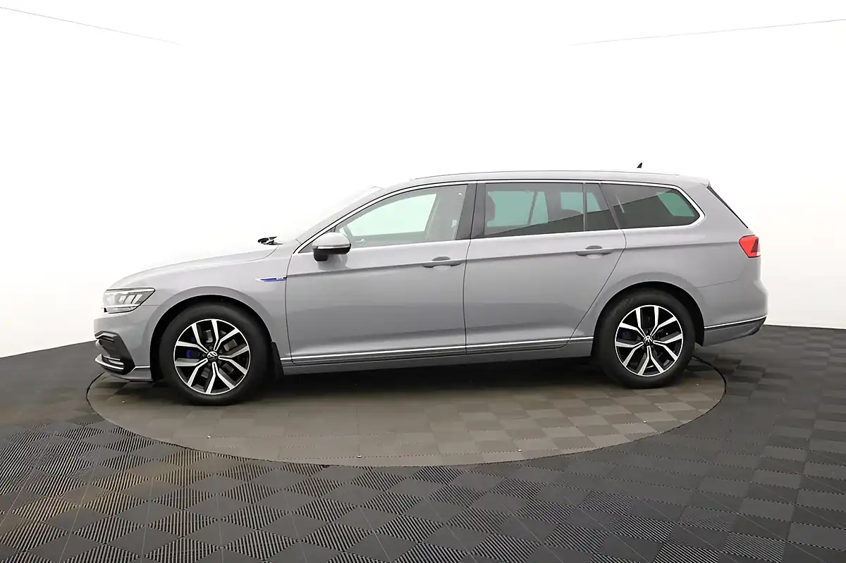 Used 2023 Volkswagen Passat Gte Grey - Interior and Exterior details 7