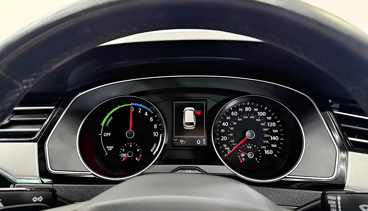 Used 2023 Volkswagen Passat Gte Silver - Interior and Exterior details 11