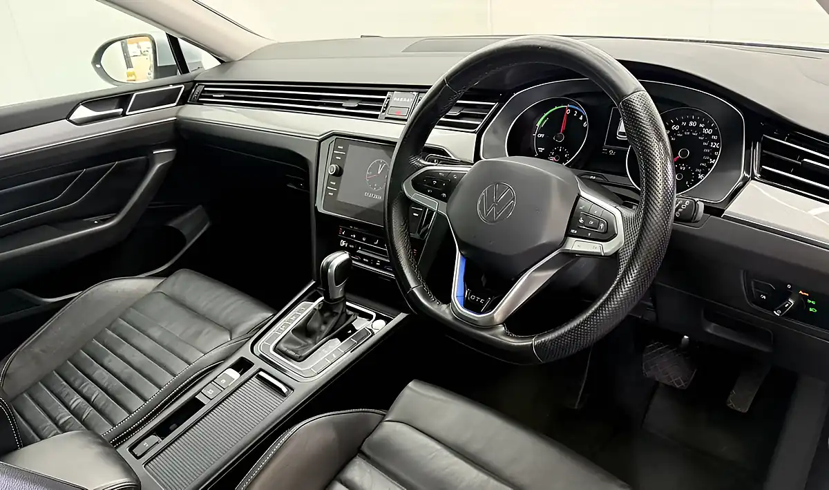 Used 2023 Volkswagen Passat Gte Silver - Interior and Exterior details 12