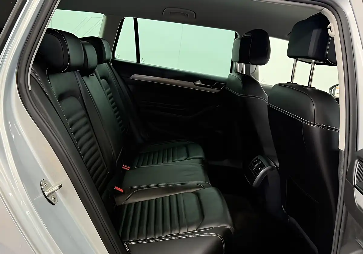 Used 2023 Volkswagen Passat Gte Silver - Interior and Exterior details 15