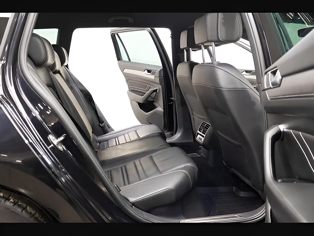 Used 2023 Volkswagen Passat R-Line Black - Interior and Exterior details 18