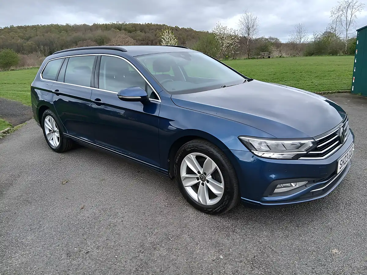 Used 2023 Volkswagen Passat Se Nav Blue - Front View