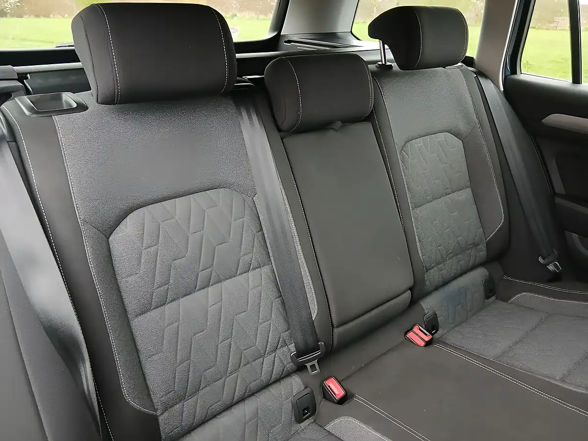 Used 2023 Volkswagen Passat Se Nav Blue - Interior and Exterior details 18