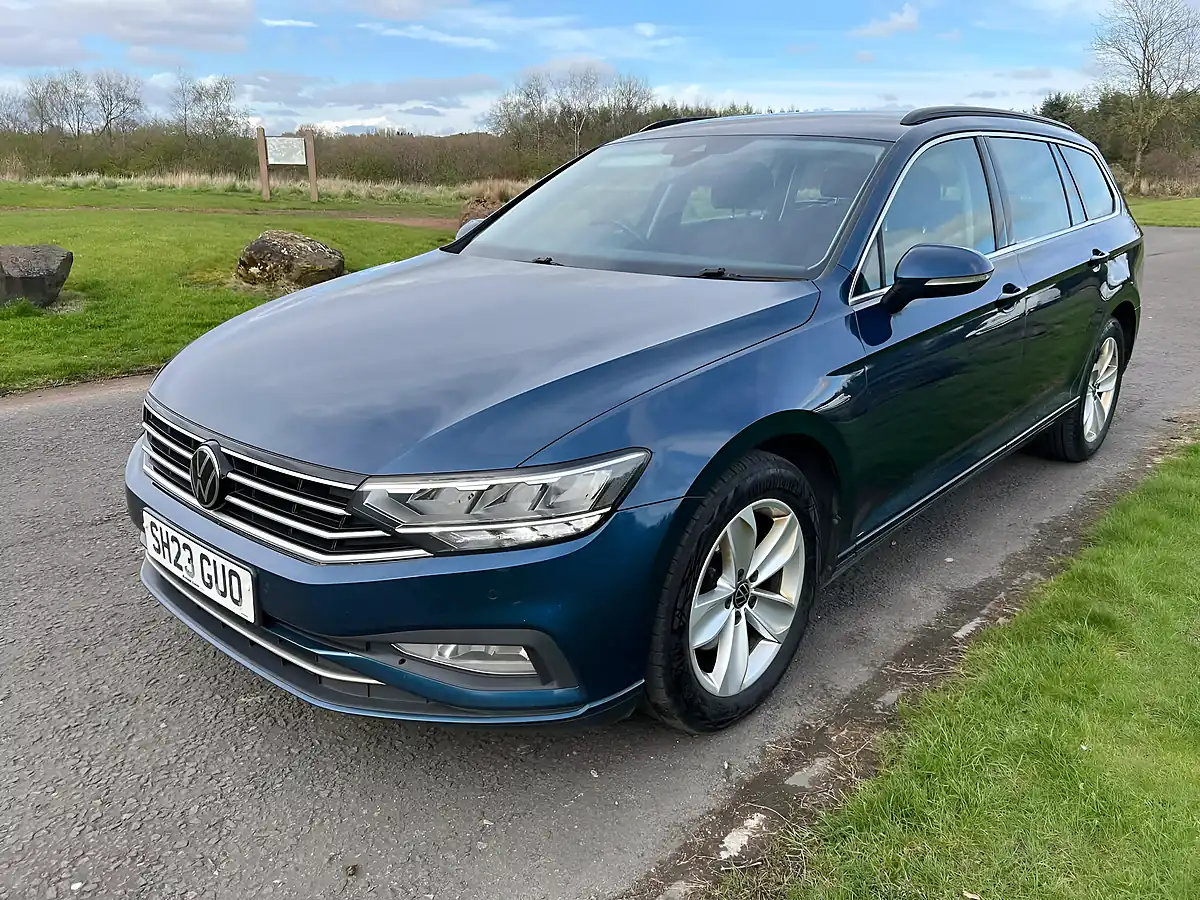 Used 2023 Volkswagen Passat Se Nav Blue - Interior and Exterior details 4