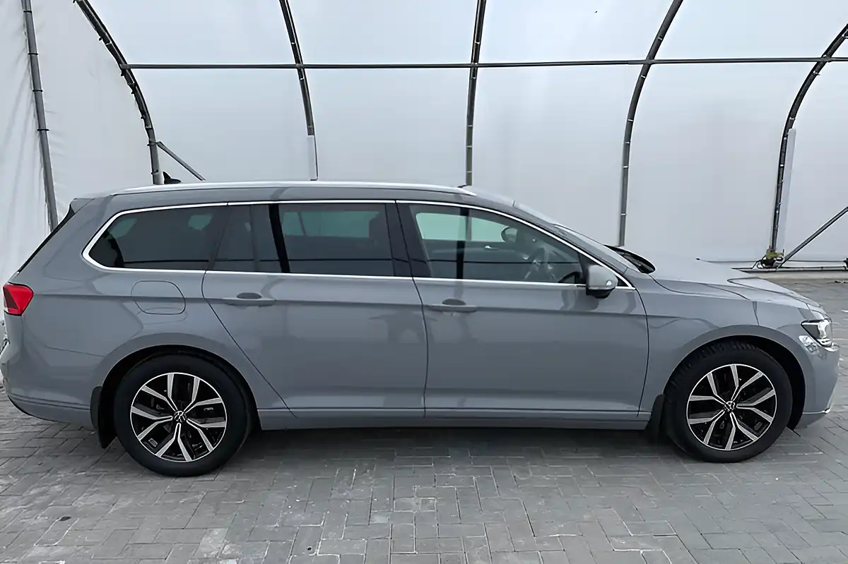 Used 2023 Volkswagen Passat Sel Grey - Interior and Exterior details 3