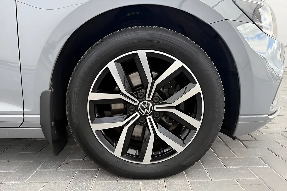 Used 2023 Volkswagen Passat Sel Grey - Interior and Exterior details 4