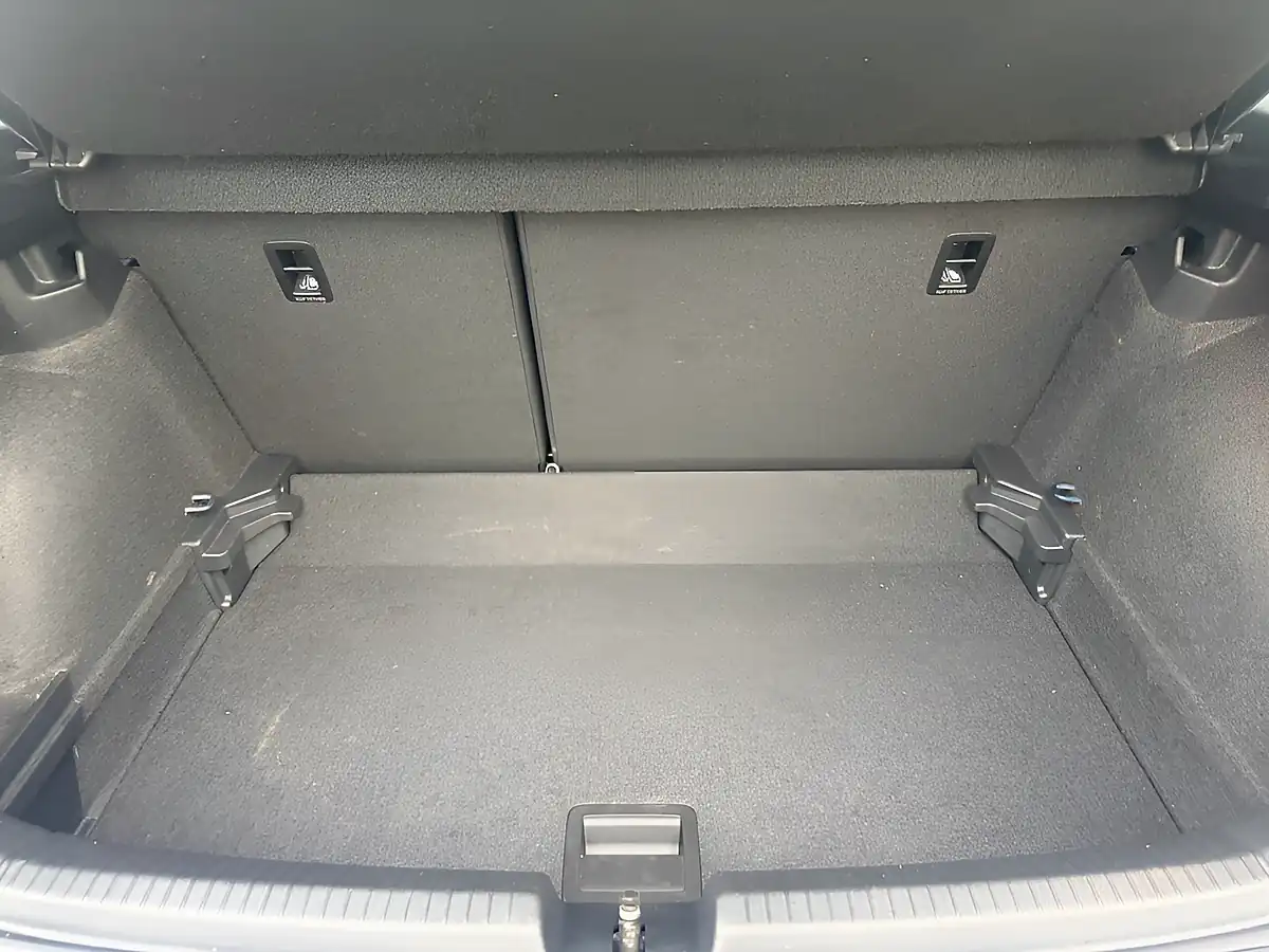 Used 2023 Volkswagen Polo Life Blue - Interior and Exterior details 19