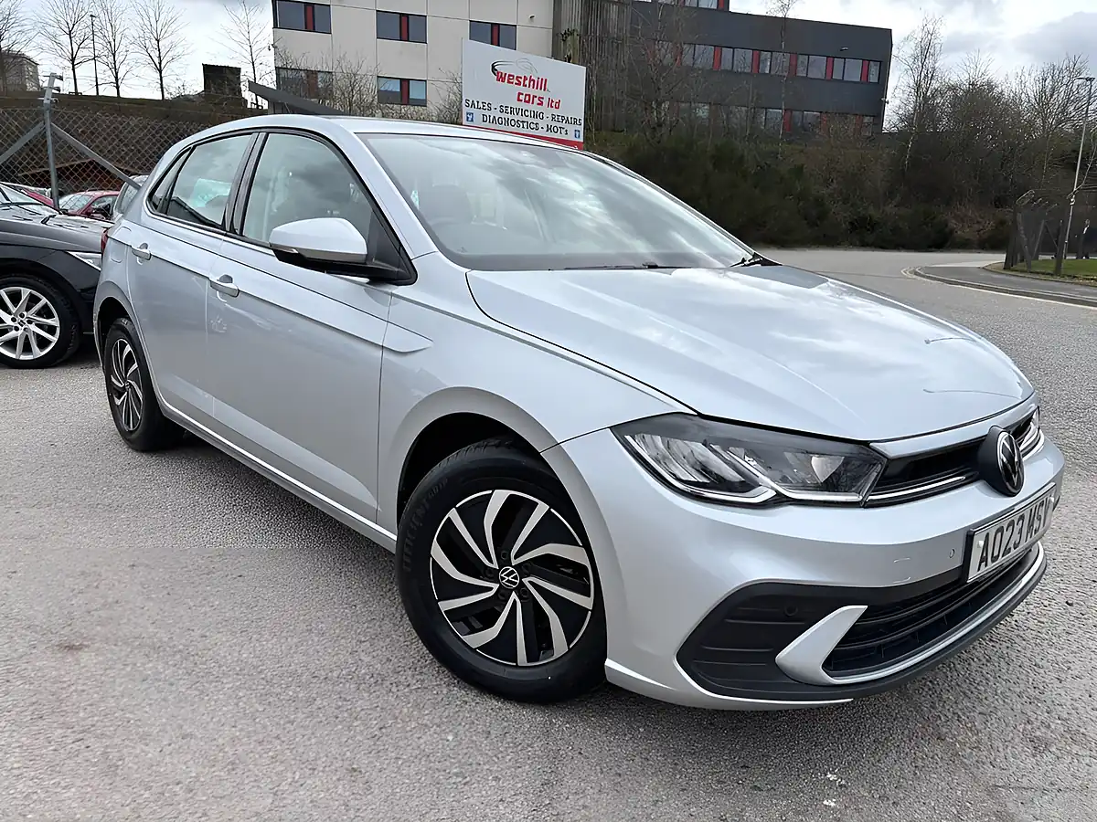 Used 2023 Volkswagen Polo Life Silver - Front View