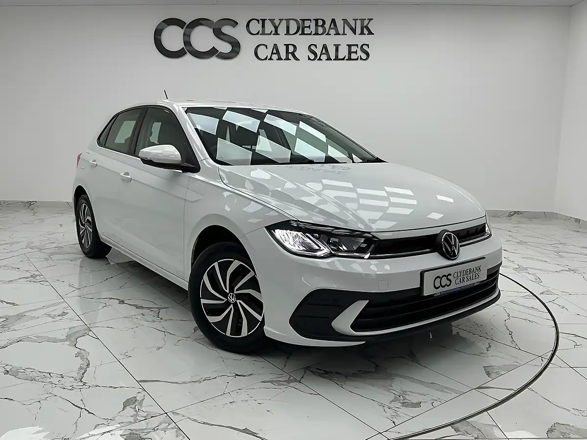Used 2023 Volkswagen Polo Life White - Front View