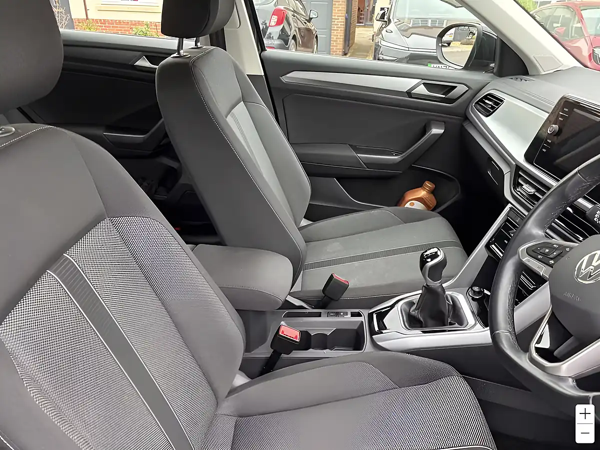 Used 2023 Volkswagen T-Roc Life Black - Interior and Exterior details 3
