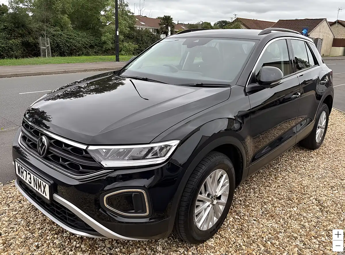 Used 2023 Volkswagen T-Roc Life Black - Interior and Exterior details 6