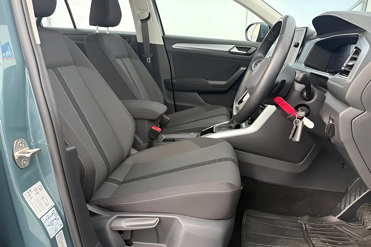 Used 2023 Volkswagen T-Roc Life Blue - Interior and Exterior details 16