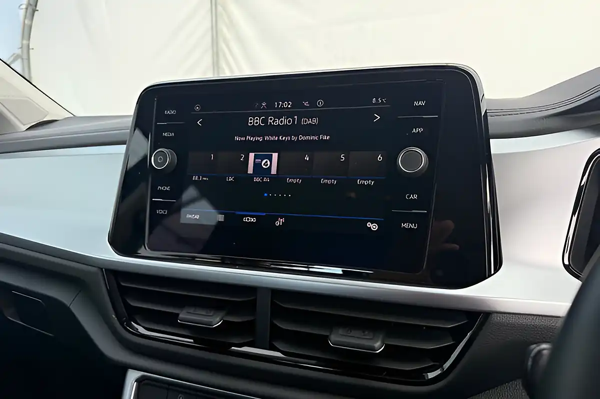 Used 2023 Volkswagen T-Roc Life Blue - Interior and Exterior details 19