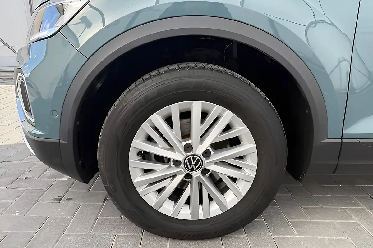 Used 2023 Volkswagen T-Roc Life Blue - Interior and Exterior details 7