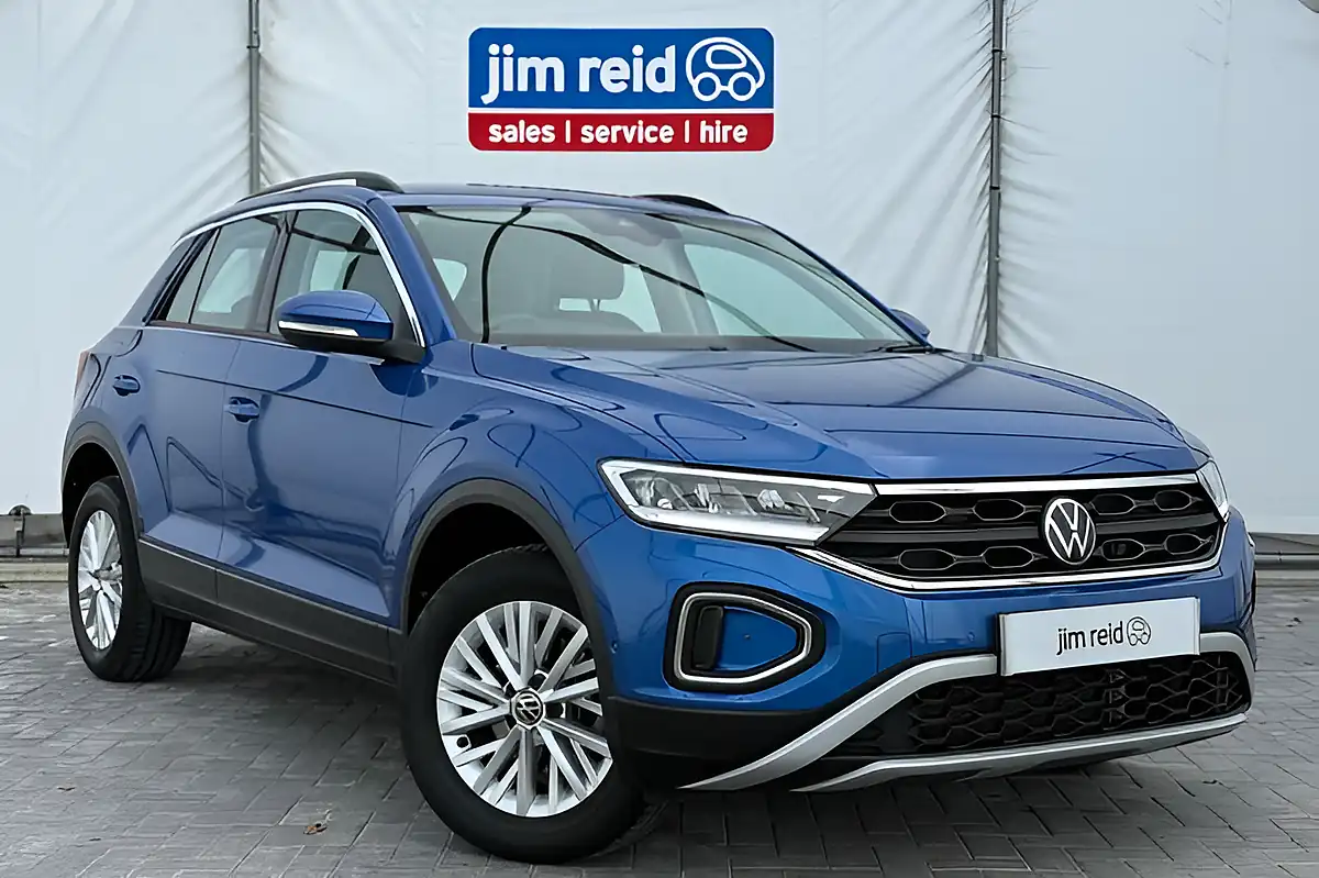Used 2023 Volkswagen T-Roc Life Blue - Front View