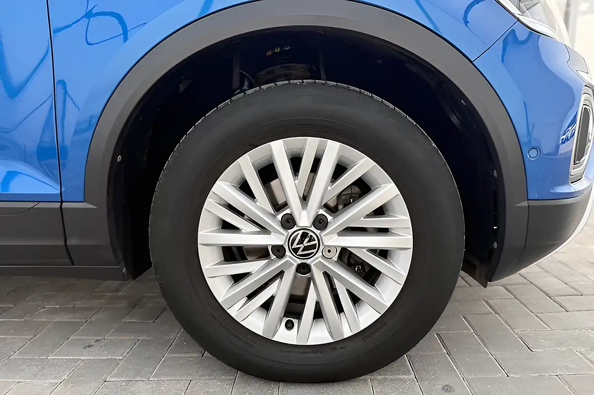 Used 2023 Volkswagen T-Roc Life Blue - Interior and Exterior details 4