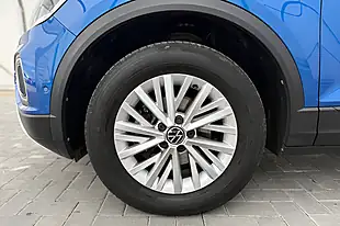 Used 2023 Volkswagen T-Roc Life Blue - Interior and Exterior details 8