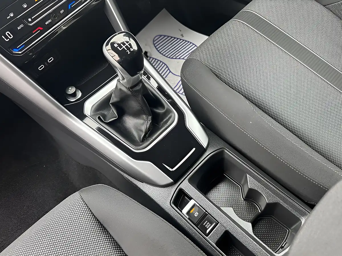 Used 2023 Volkswagen T-Roc Life Grey - Interior and Exterior details 14