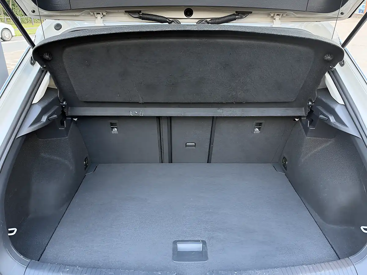 Used 2023 Volkswagen T-Roc Life Grey - Interior and Exterior details 15