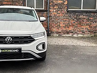 Used 2023 Volkswagen T-Roc Life Grey - Interior and Exterior details 9