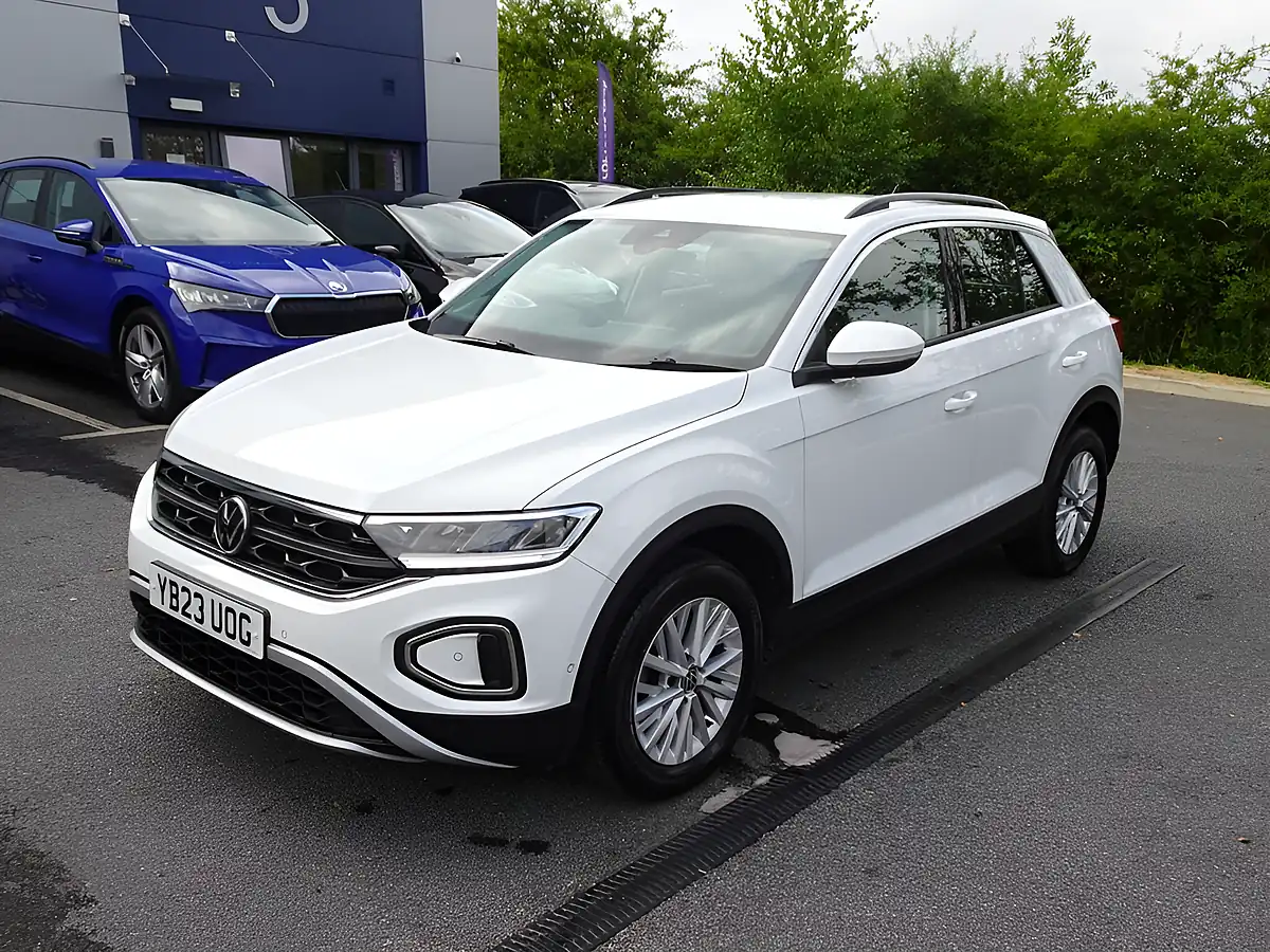 Used 2023 Volkswagen T-Roc Life Pure White - Interior and Exterior details 12