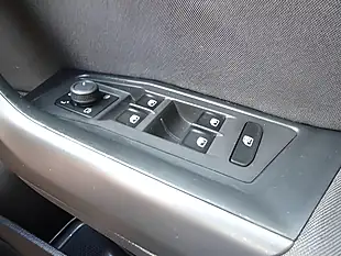 Used 2023 Volkswagen T-Roc Life Pure White - Interior and Exterior details 19