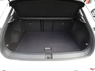 Used 2023 Volkswagen T-Roc Life Pure White - Interior and Exterior details 20