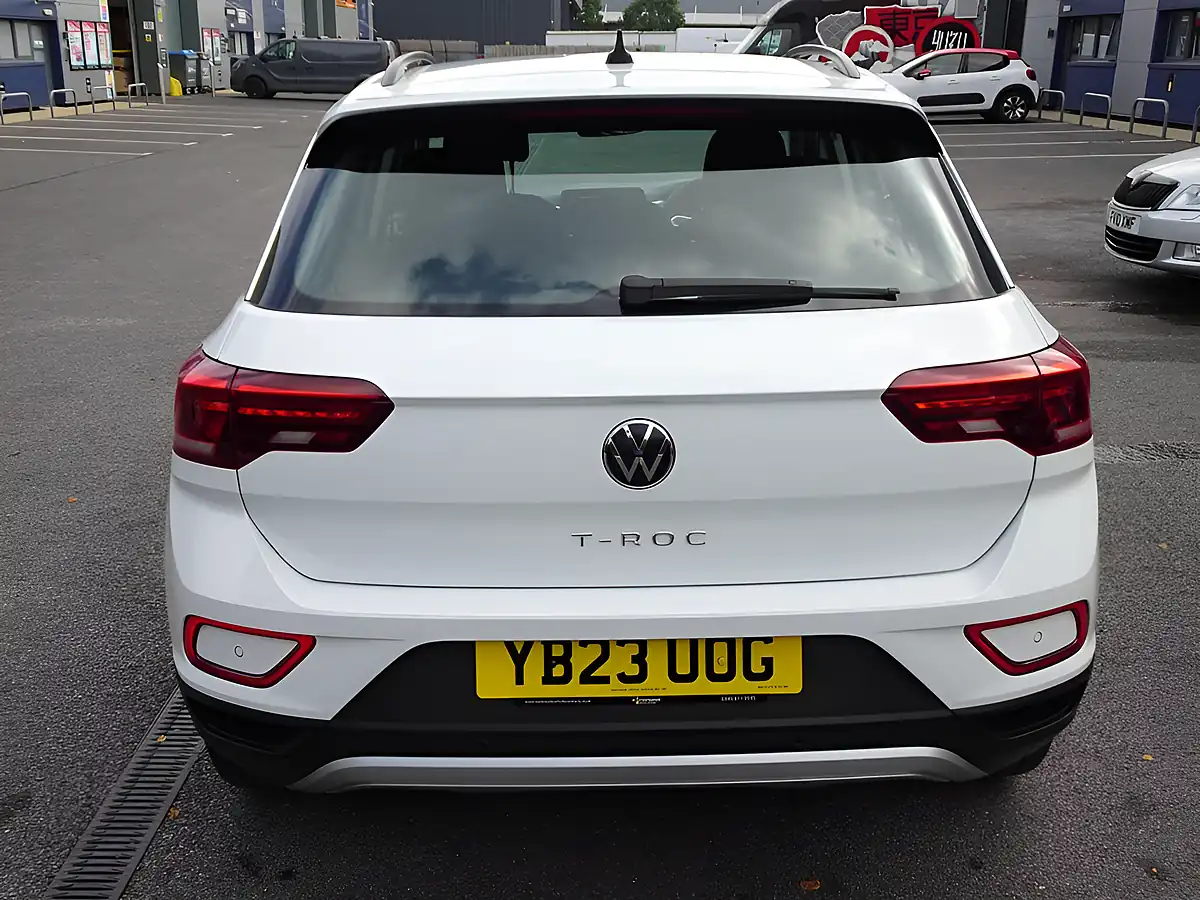 Used 2023 Volkswagen T-Roc Life Pure White - Interior and Exterior details 8