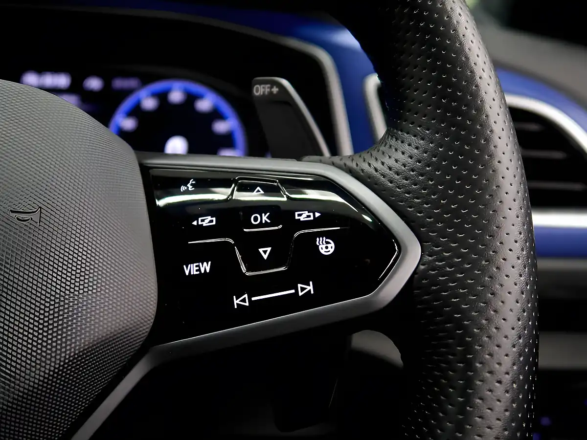 Used 2023 Volkswagen T-Roc R Blue - Interior and Exterior details 10