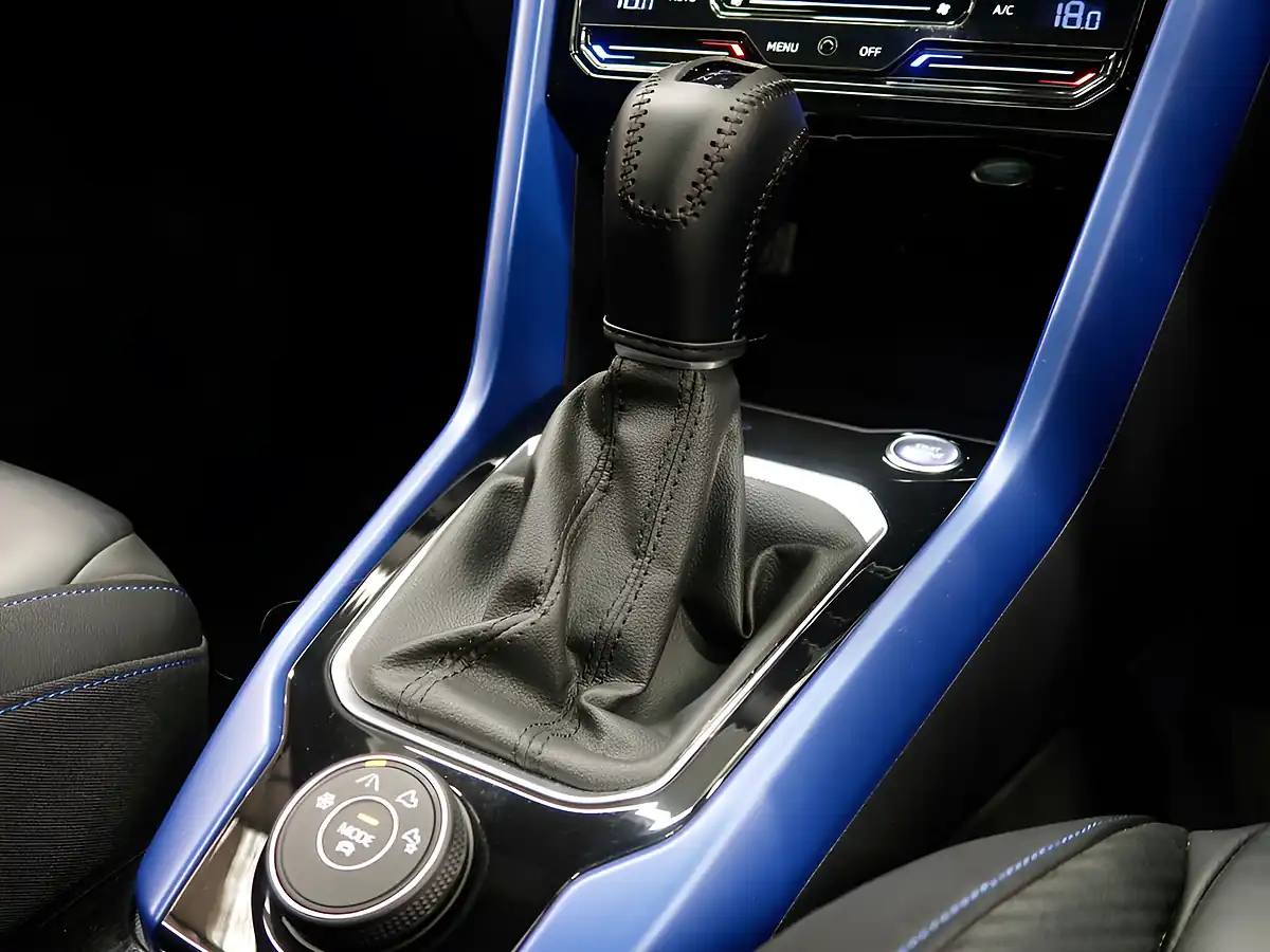 Used 2023 Volkswagen T-Roc R Blue - Interior and Exterior details 14