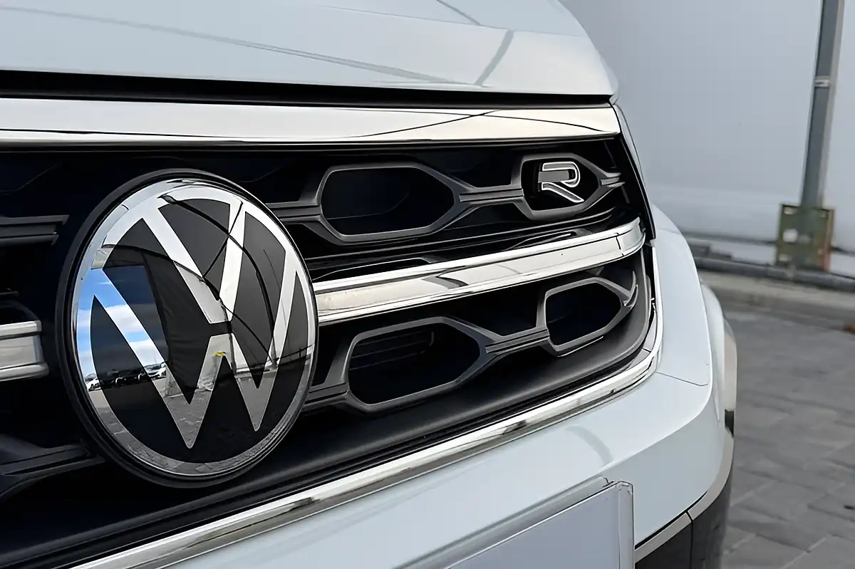 Used 2023 Volkswagen T-Roc R-Line White - Interior and Exterior details 10