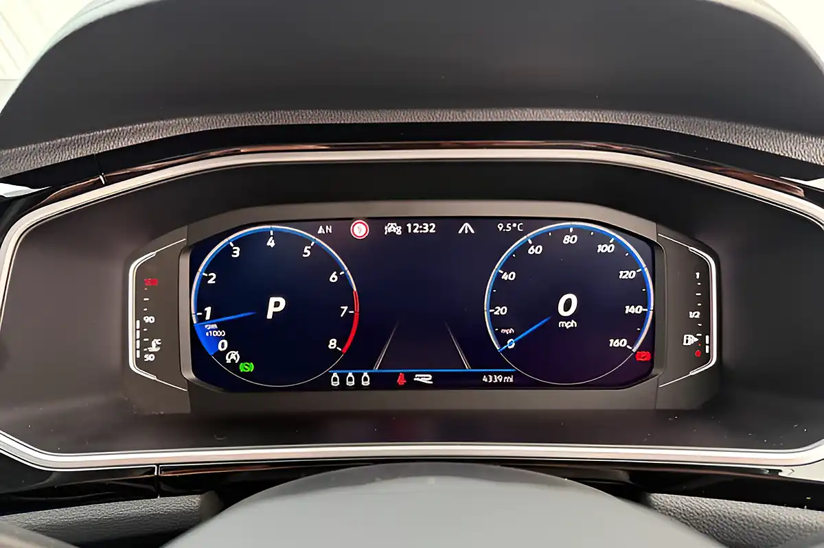 Used 2023 Volkswagen T-Roc R-Line White - Interior and Exterior details 18