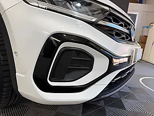 Used 2023 Volkswagen T-Roc R-Line White - Interior and Exterior details 11