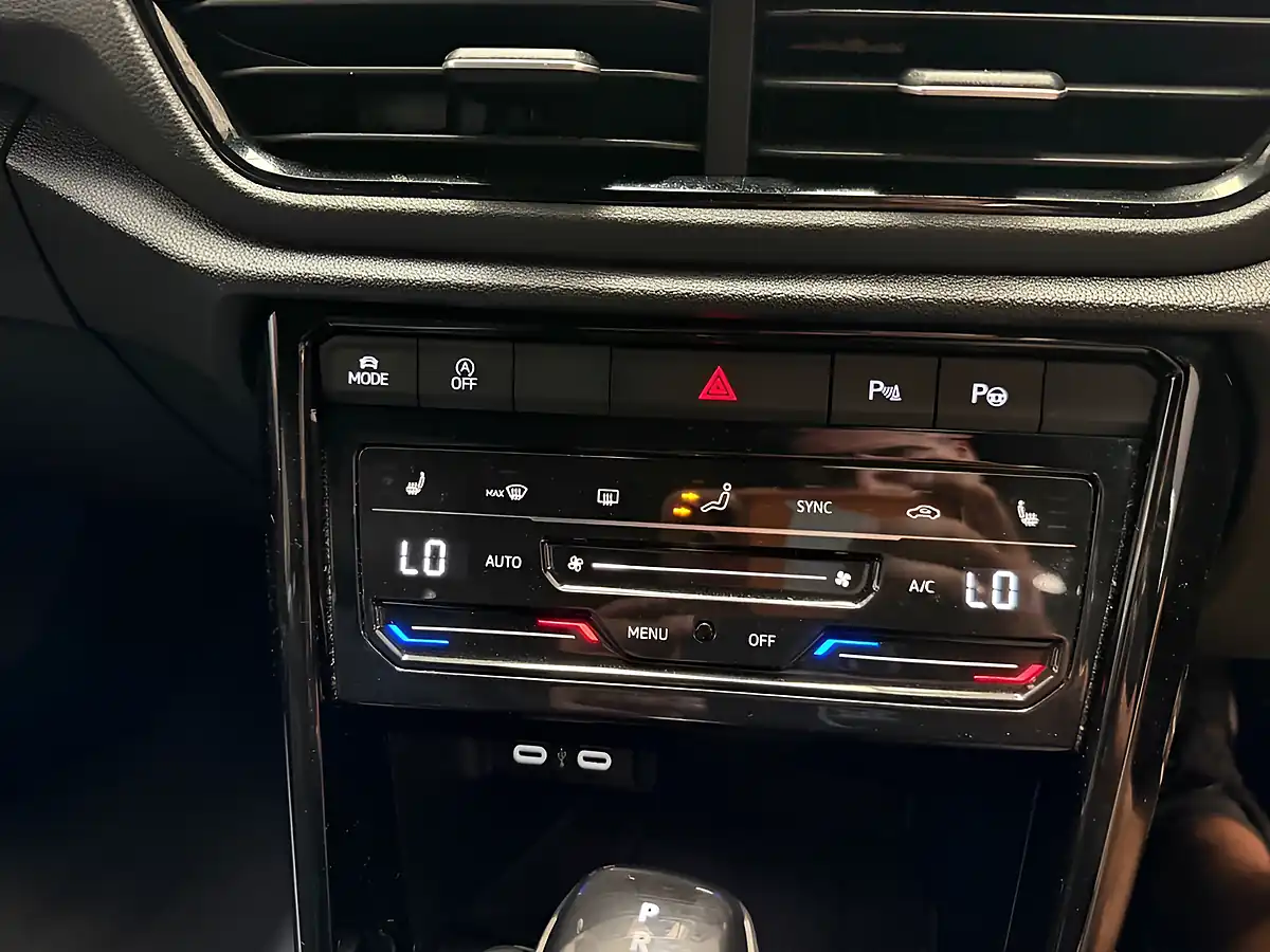 Used 2023 Volkswagen T-Roc R-Line White - Interior and Exterior details 17