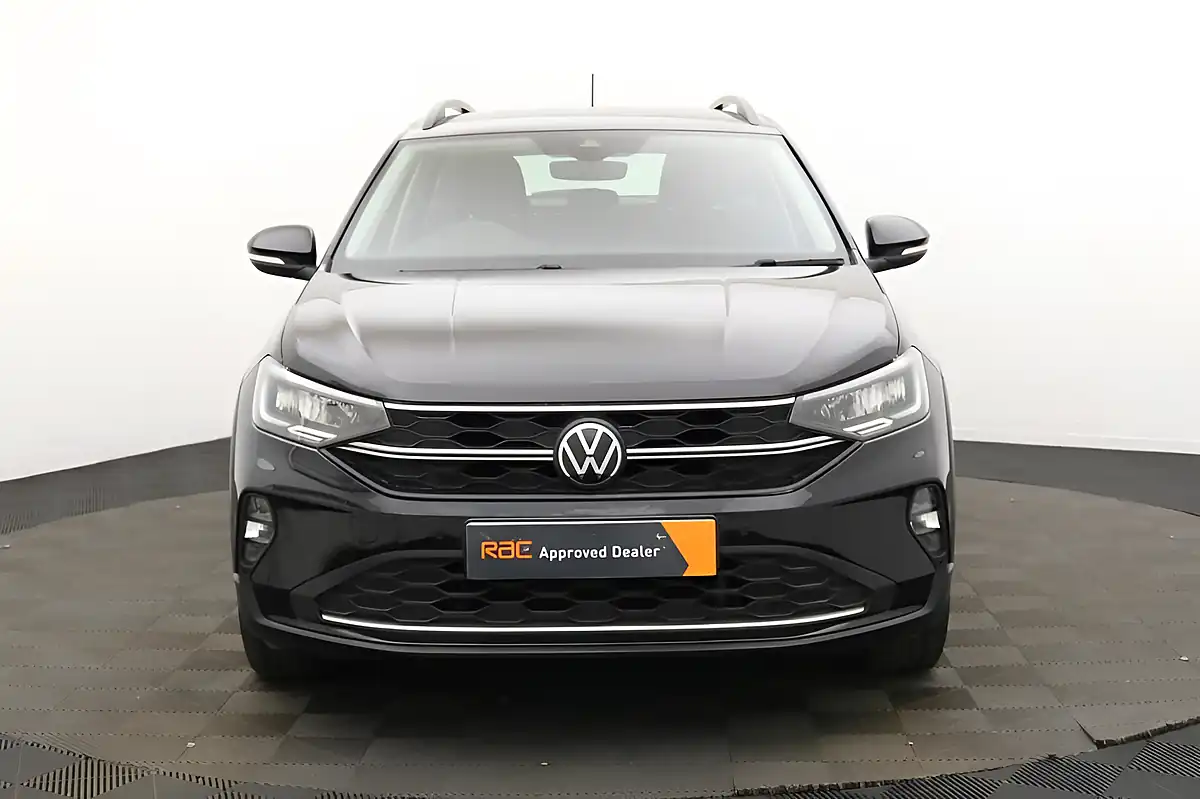 Used 2023 Volkswagen Taigo Life Black - Interior and Exterior details 9
