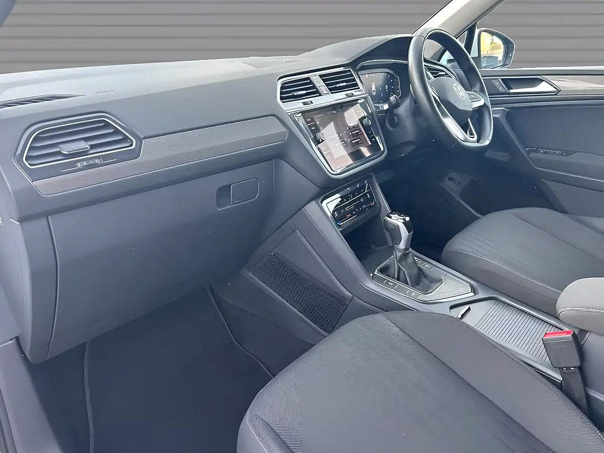 Used 2023 Volkswagen Tiguan Allspace Life Candy White - Interior and Exterior details 12
