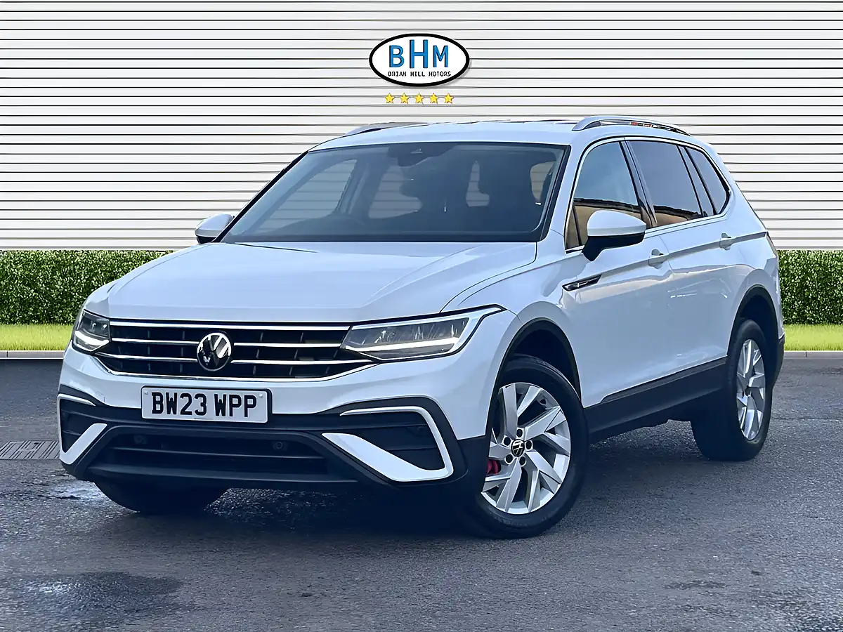 Used 2023 Volkswagen Tiguan Allspace Life Candy White - Interior and Exterior details 17