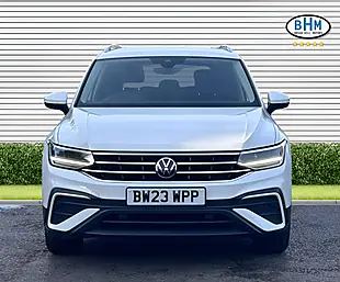 Used 2023 Volkswagen Tiguan Allspace Life Candy White - Interior and Exterior details 3