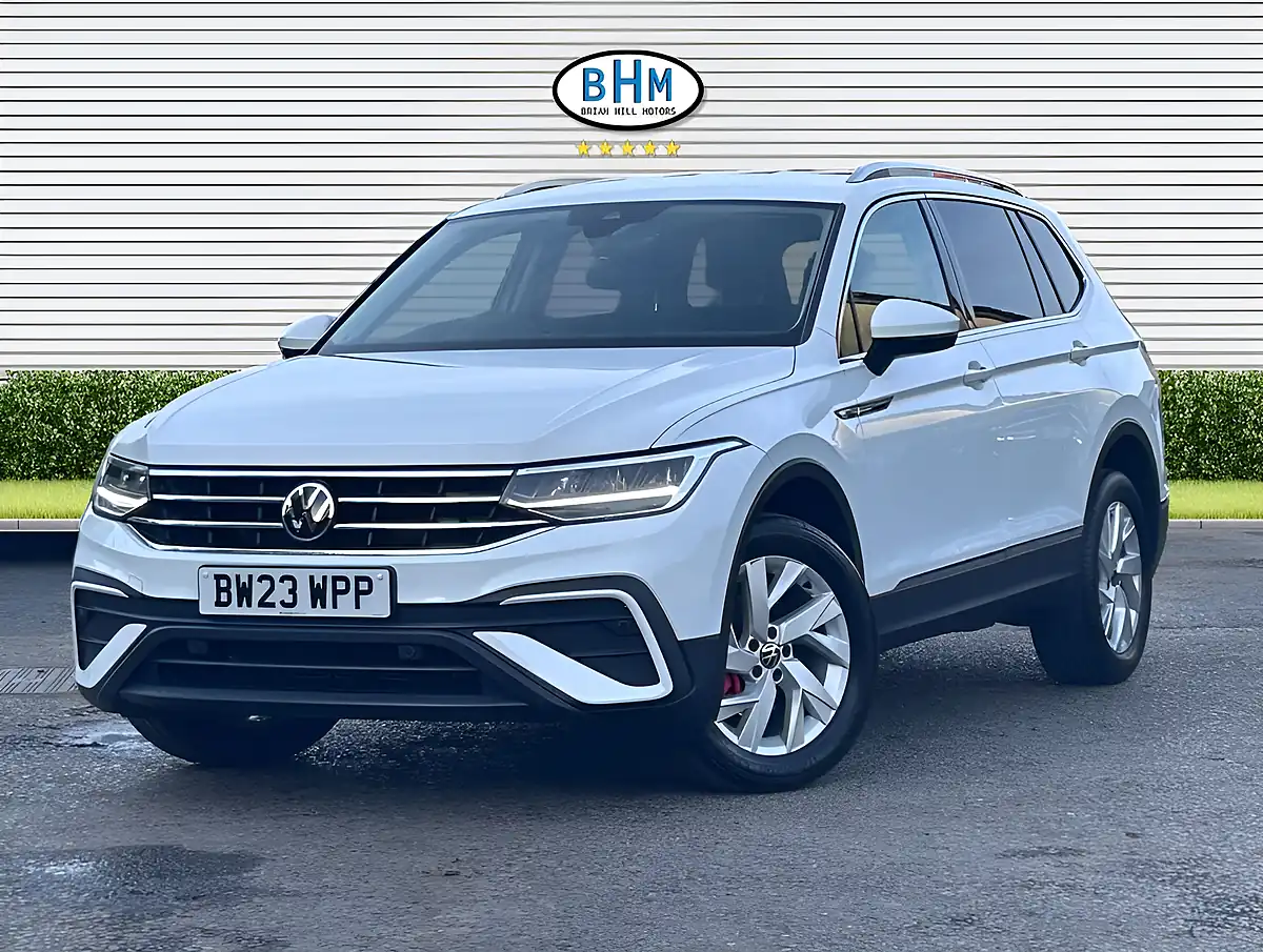 Used 2023 Volkswagen Tiguan Allspace Life Candy White - Interior and Exterior details 7