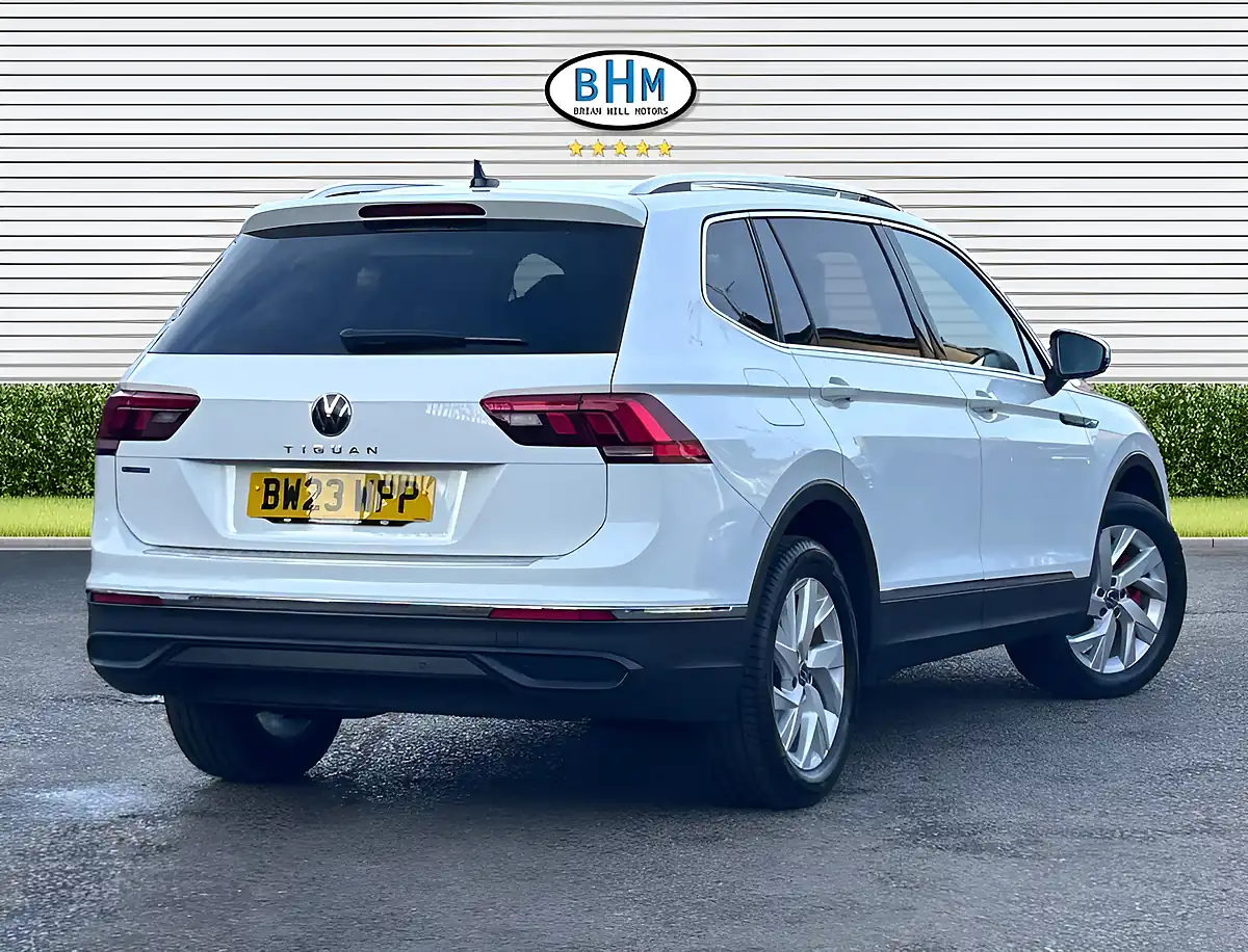 Used 2023 Volkswagen Tiguan Allspace Life Candy White - Interior and Exterior details 9