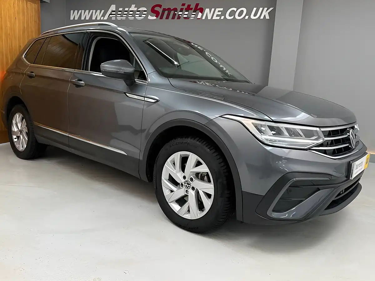 Used 2023 Volkswagen Tiguan Allspace Life Grey - Interior and Exterior details 11