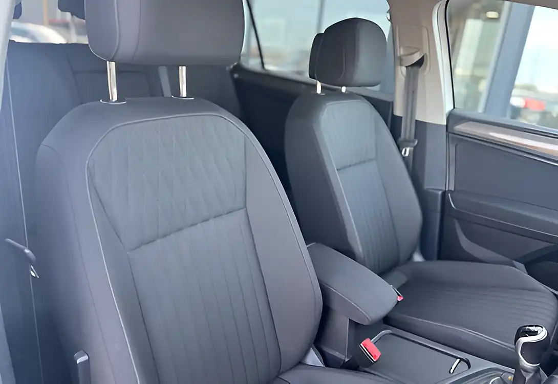 Used 2023 Volkswagen Tiguan Allspace Life White - Interior and Exterior details 16