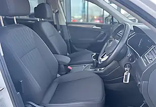 Used 2023 Volkswagen Tiguan Allspace Life White - Interior and Exterior details 17