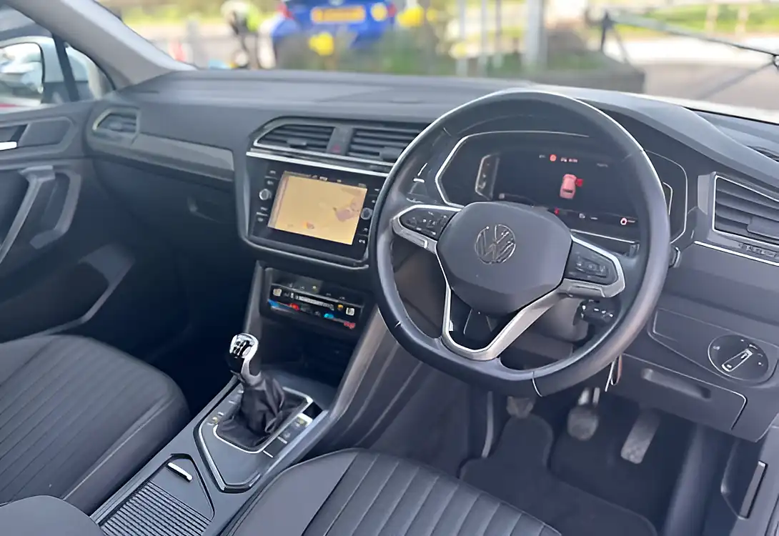 Used 2023 Volkswagen Tiguan Allspace Life White - Interior and Exterior details 18