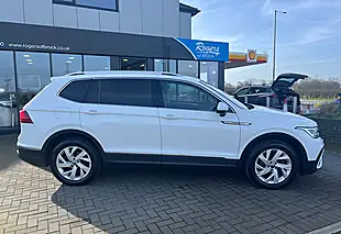 Used 2023 Volkswagen Tiguan Allspace Life White - Interior and Exterior details 6