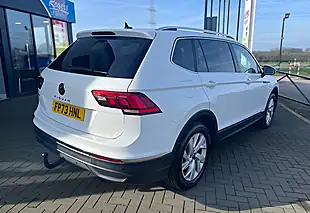 Used 2023 Volkswagen Tiguan Allspace Life White - Interior and Exterior details 7